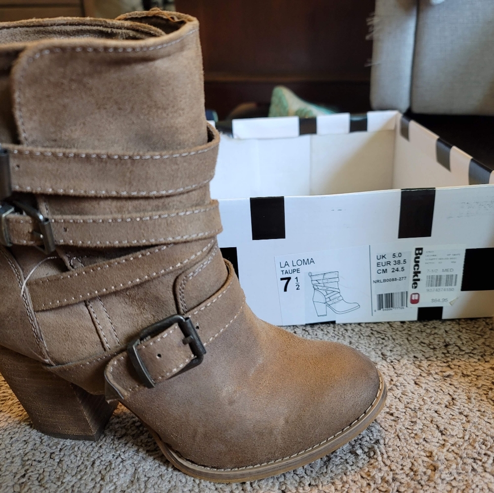 Calf-rise boots